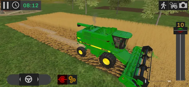 Tractor Trials: θεριστική μηχανή σε χωράφι